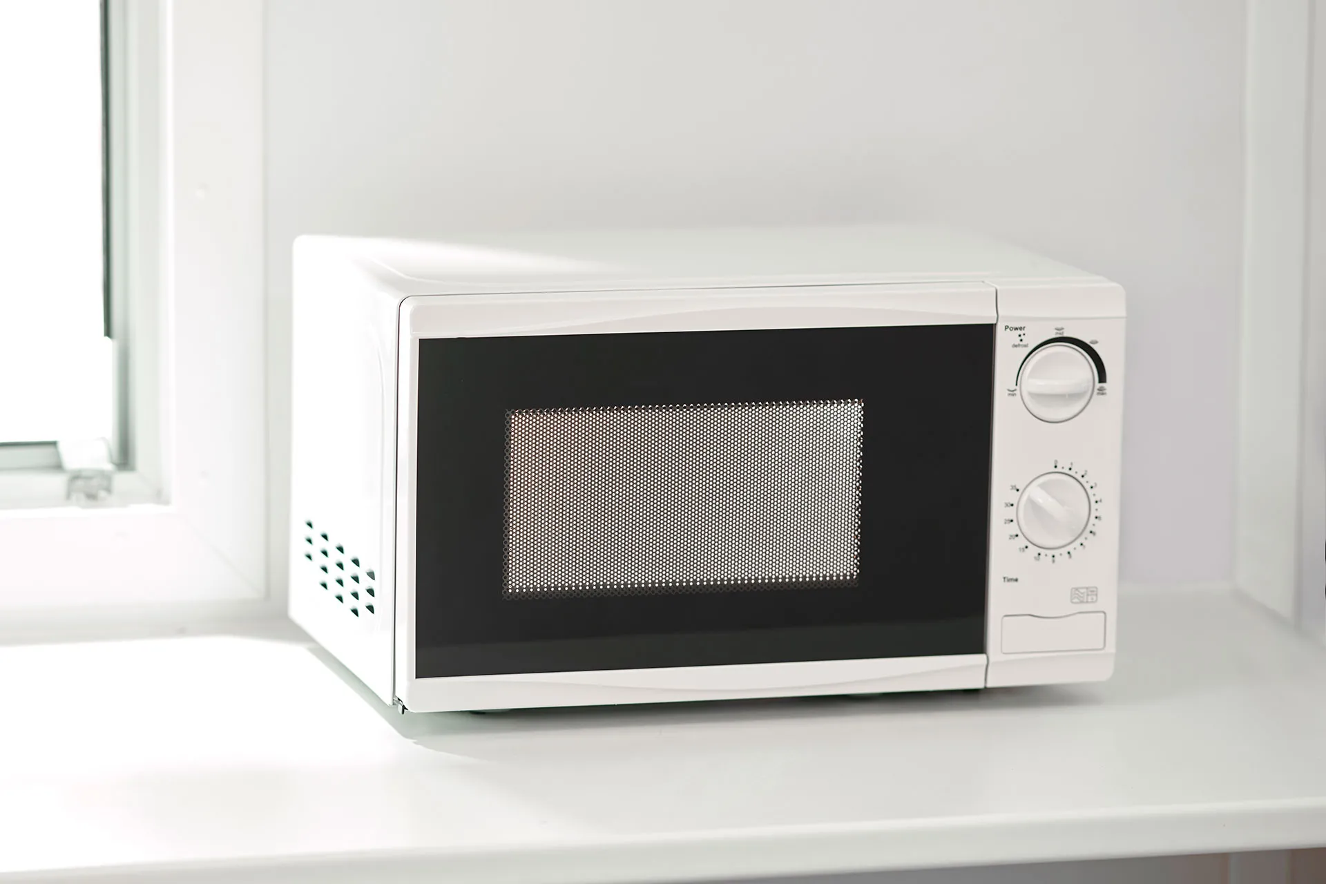 Site-Cabin-Microwave-1.webp Site Cabin Microwave - Image 1