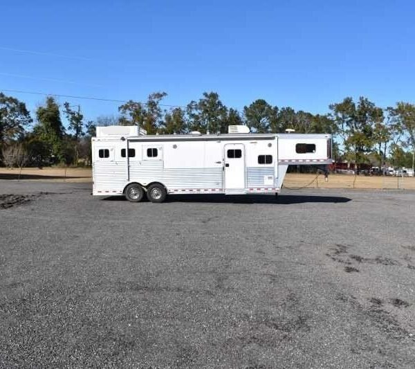 2006 Exiss 7407LQ 4 Horse Trailer with 7′ Short Wall