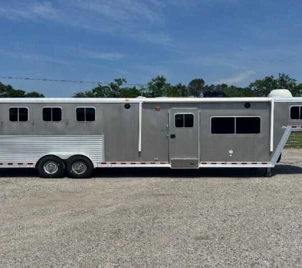 2006 Featherlite 8412LQ 4 Horse Trailer with 12′ Short Wall