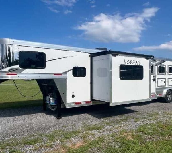 2024 Lakota Charger 8411RKGLQ 4 Horse Trailer with 11′ Short Wall