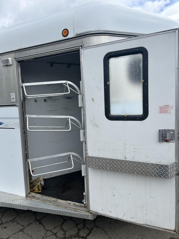 2000 Morgan Built 3 Horse Bumper Pull Horse Trailer - Image 11