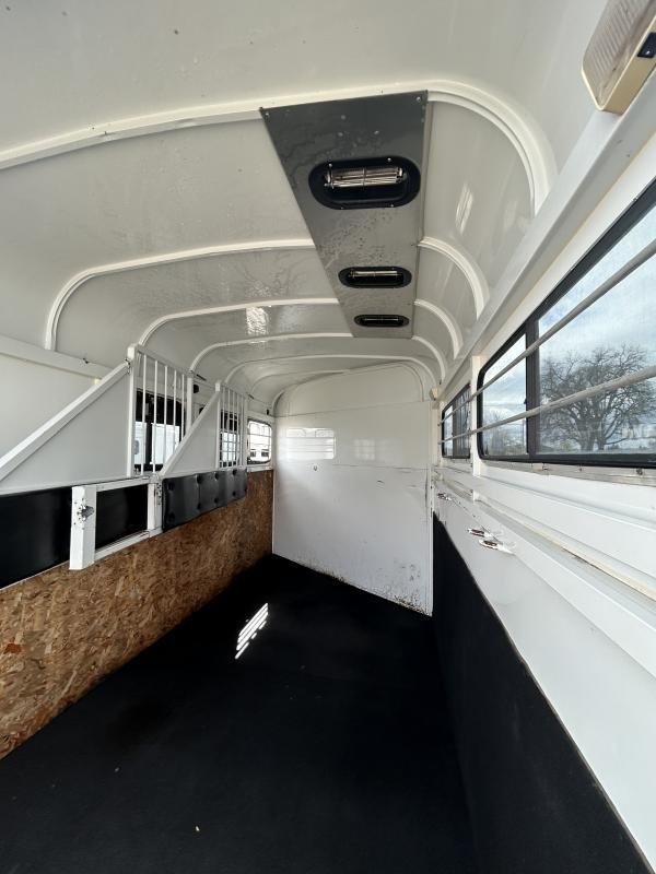 2000 Morgan Built 3 Horse Bumper Pull Horse Trailer - Image 10