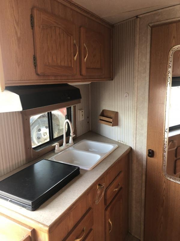 2003 Sundowner Trailers LQ 4H 8010 SIERRA Horse Trailer - Image 14