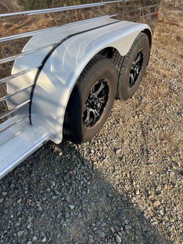 2022 Sundowner 3 Horse Slant GN Trailer - Image 9