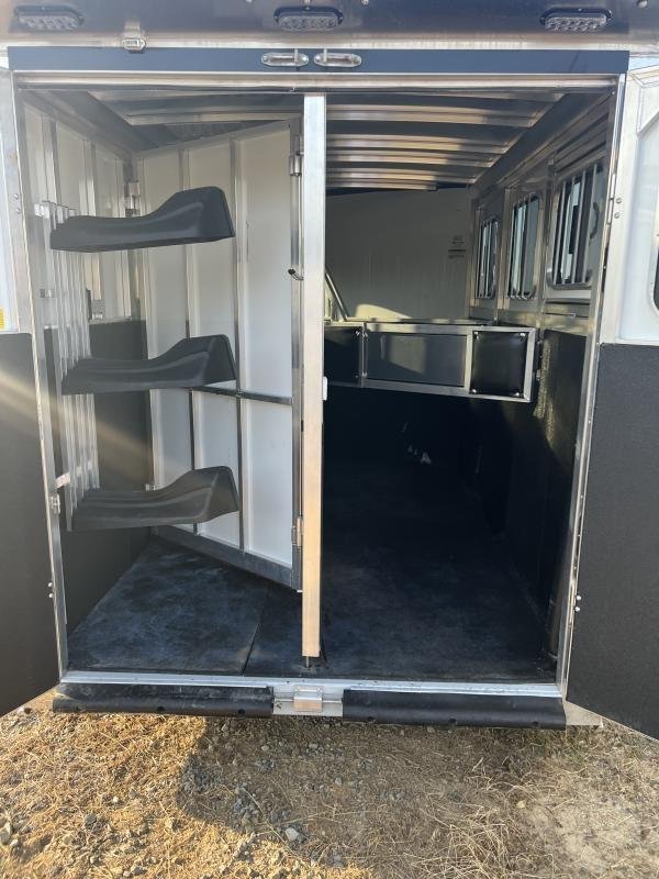 2022 Sundowner 3 Horse Slant GN Trailer - Image 6