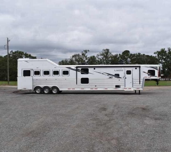 2021 Lakota BigHorn 8519TBB 5 Horse Trailer with 19′ Short Wall