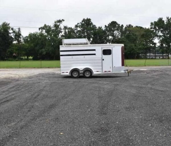 2012 CM 3HBP 3 Horse Trailer