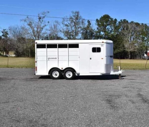 2002 Logan Coach 3HBP 3 Horse Trailer