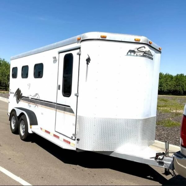 1999 Sundowner  3 Horse Trailer
