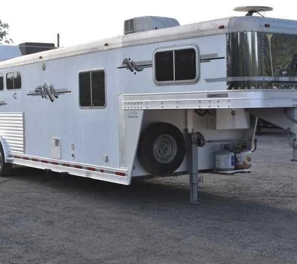 2006 Platinum 8410LQ 4 Horse Trailer with 9′ Short Wall