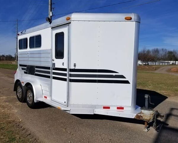 2001 4 Star 2 Horse Bumper Pull Slant Load