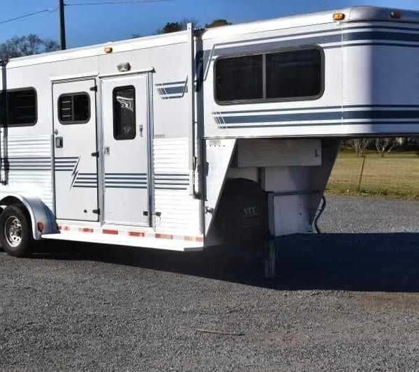 Used 1998 Silver Star 2HGN 2 Horse Trailer with 6′ Short Wall
