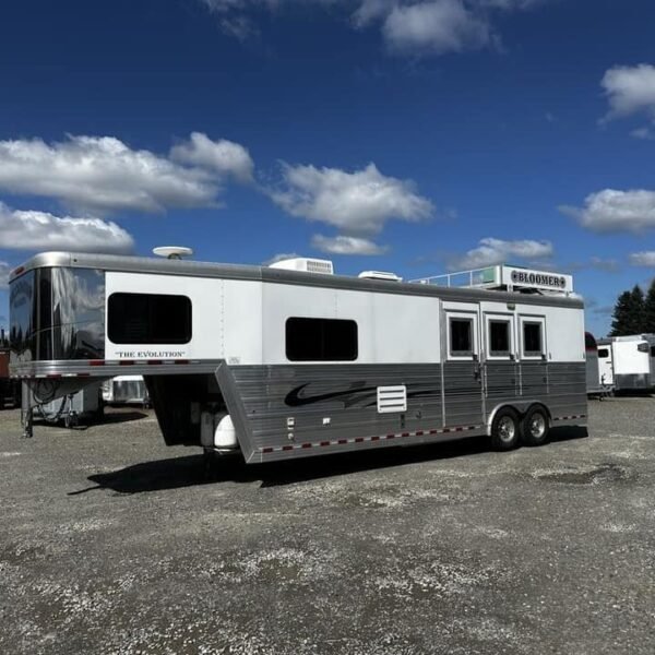 2009 Bloomer Trailers Evolution 10th Anniversary Edition 3-H 11′ LQ