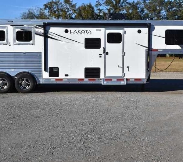 2022 Lakota Charger LQ 2 Horse Trailer with 9′ Short Wall