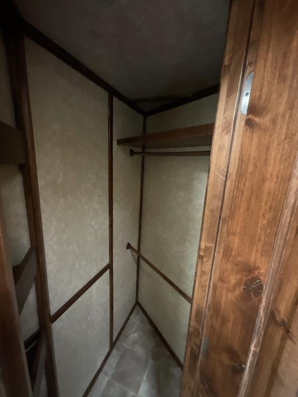 2014 Logan Coach RAZ4GNHDLQ 40′ 4 horse Razor GN Horse Trailer**WITH WALK IN CLOSET** - Image 25