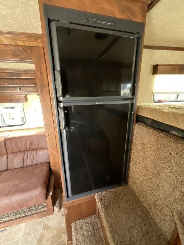 2014 Logan Coach RAZ4GNHDLQ 40′ 4 horse Razor GN Horse Trailer**WITH WALK IN CLOSET** - Image 15