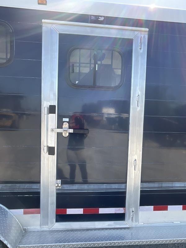 2005 Jamco 4 Horse Gooseneck Trailer - Image 34